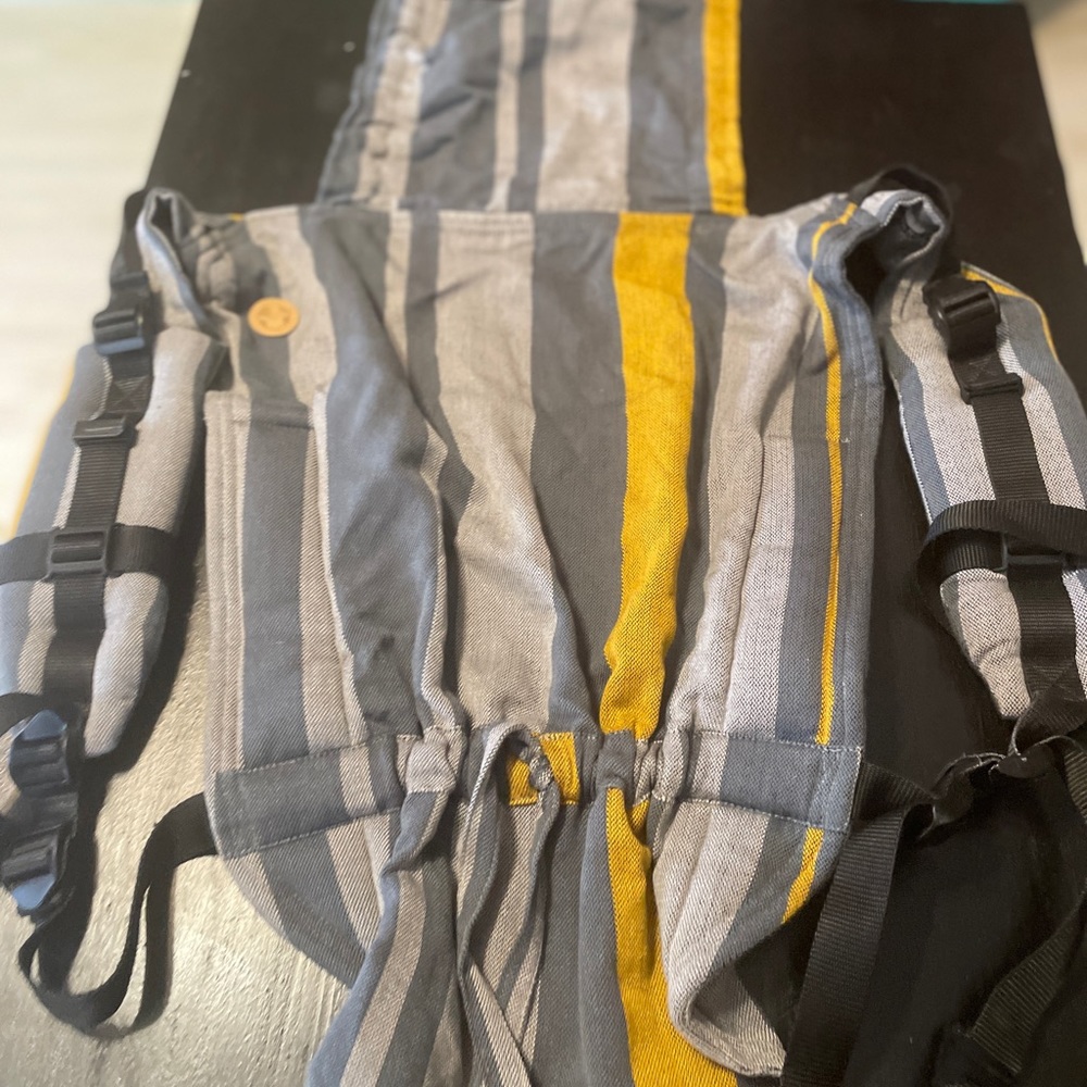 Mama and Roo Lenny Lamb onbuhimo toddler carrier